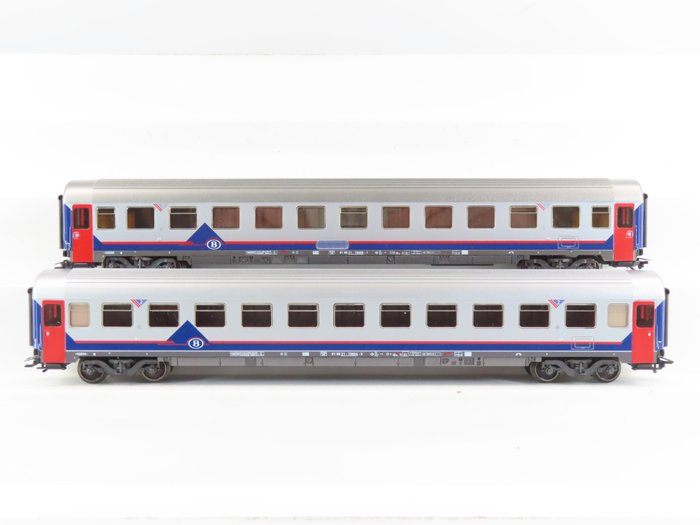 Preview of the first image of Märklin H0 - 4352 - Passenger carriage - 2x 4-axle express train cars 2nd class Memling livery - NM.