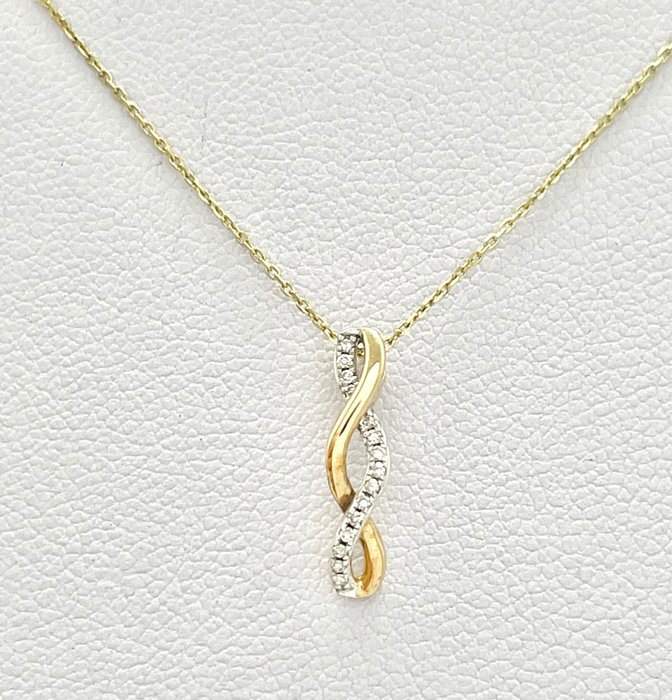 Preview of the first image of "NO RESERVE PRICE" - 9 kt. Yellow gold - Necklace with pendant - Diamonds.