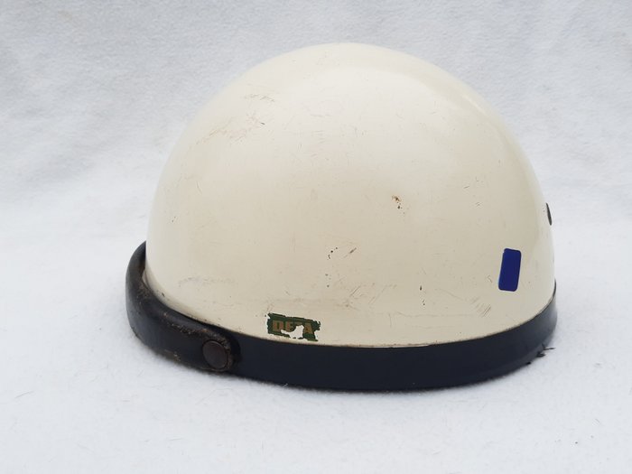 Image 2 of Clothing - Helm - Deja - 1950-1960