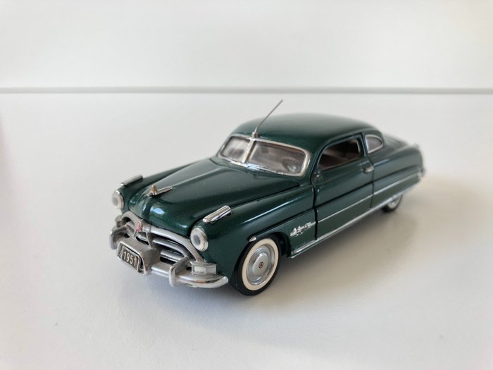 Preview of the first image of Franklin Mint - 1:43 - 1951 Hudson Hornet.