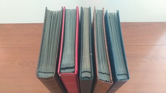 Image 3 of Stock Books - Second hand: a set of 5 empty 44-page binders with black background
