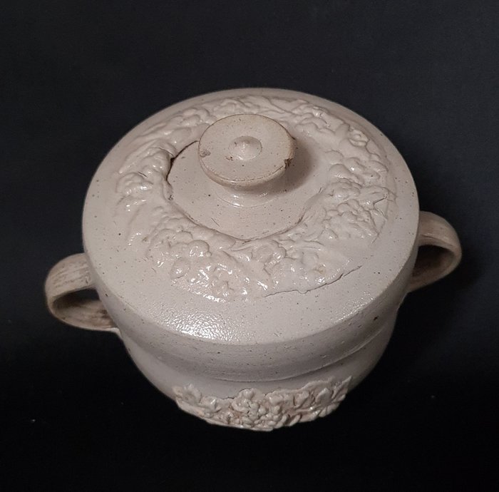 Image 2 of Butter Pot (Butterdose) Stoneware ca.1825 - Earthenware