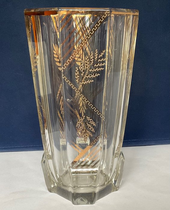 Image 3 of Faceted vase with geometric gold decor (1) - Crystal, Glass