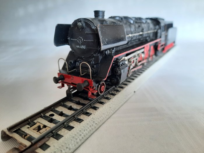 Preview of the first image of Märklin H0 - 3027.3 - Steam locomotive with tender - BR 44, with telex - DB.