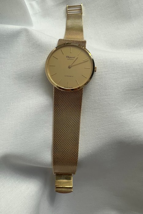 Preview of the first image of Chopard - L.U.C. 18k Gold - 1038 - Unisex - 1970-1979.