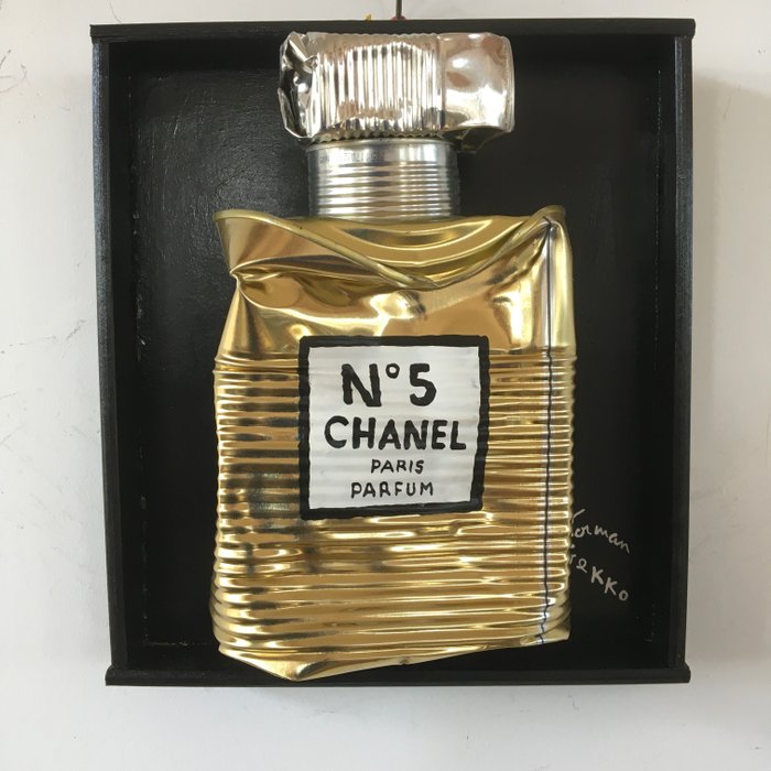 Image 2 of Norman Gekko (XX-XXI) - Chanel N.5 Gold Smashed on a Wall