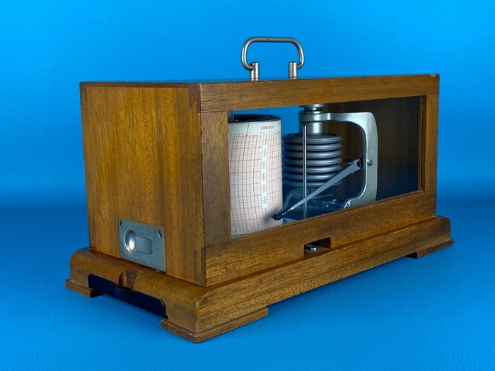 Preview of the first image of Barograph, VEB Feingeratebau - Aluminium, Glass, Wood - Mid 20th century.