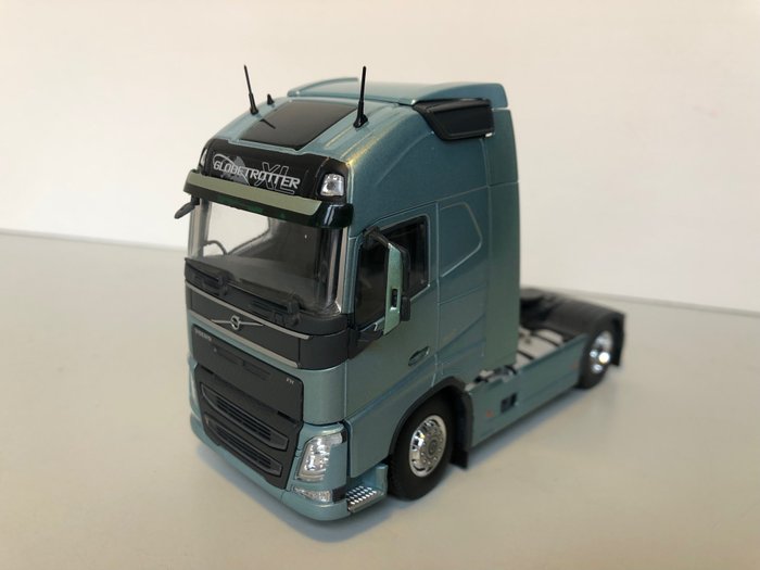 Preview of the first image of Tekno - 1:50 - Volvo FH 540 XL4X2 Globetrotter Trekker ..