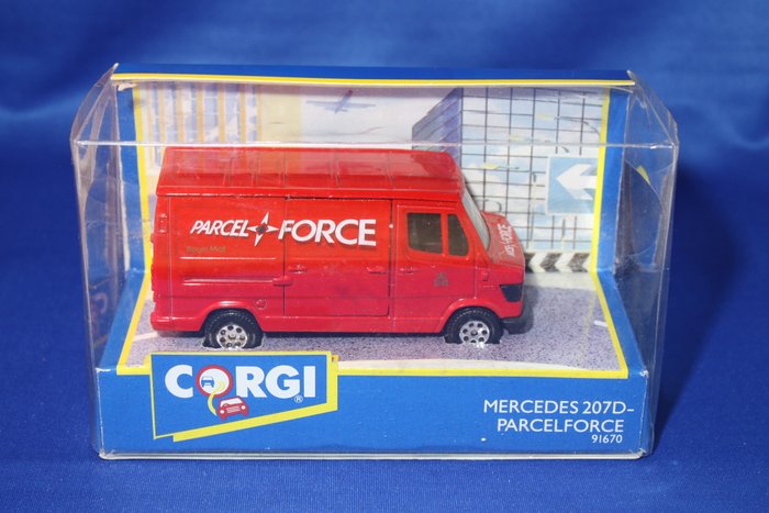 Image 2 of Corgi - 1:43 - Royal Mail Parcels Trucks