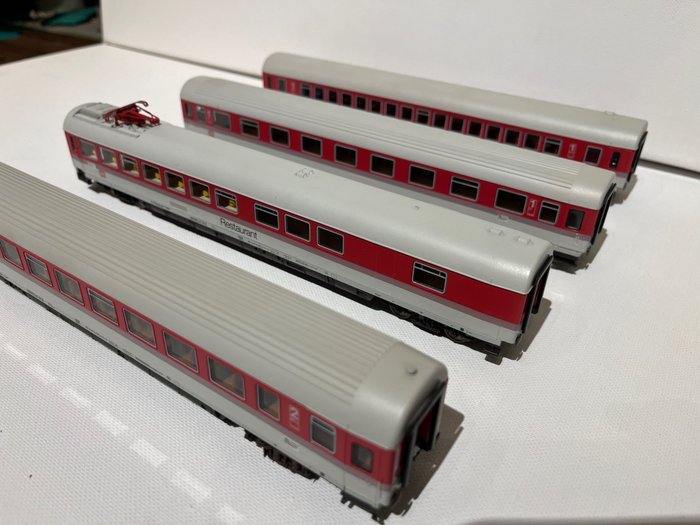 Image 2 of Fleischmann H0 - 518x - Passenger carriage set - Orient red IC wagons - DB