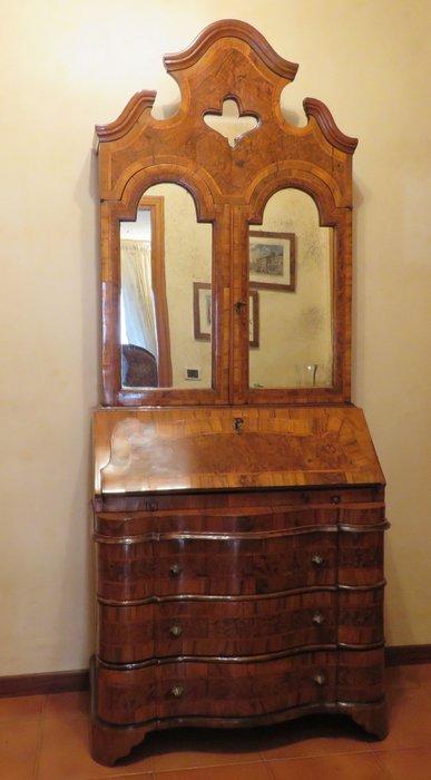 Preview of the first image of Bureau cabinet - Baroque style - Walnut - Mid 20th century.