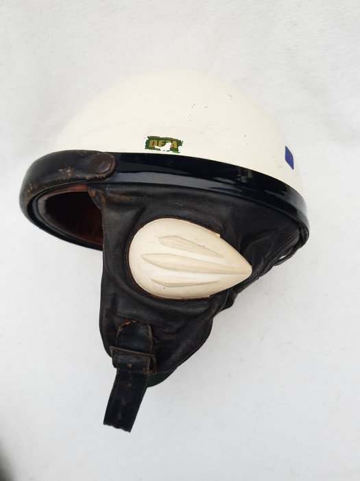 Image 3 of Clothing - Helm - Deja - 1950-1960