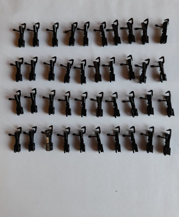 Image 2 of Fleischmann H0 - Attachments - 40 Pieces sliding coupling hook with locking pins