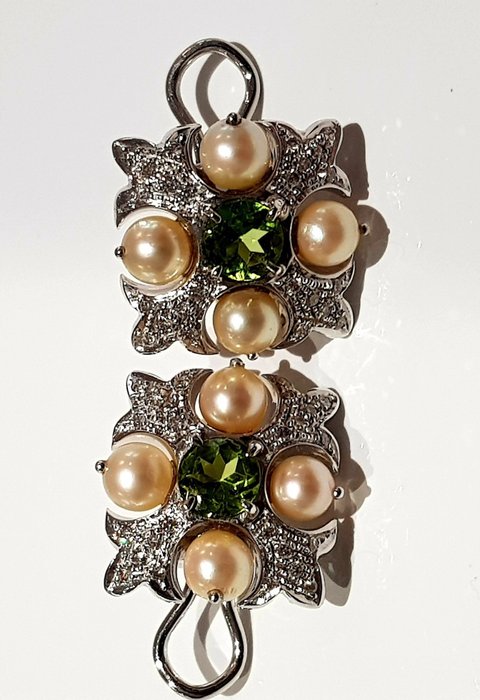 Earrings - 18 kt. White gold -  6.25 tw. Peridot - Diamond 