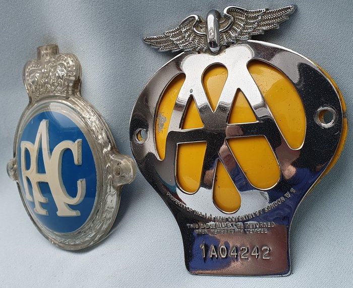 Image 3 of Emblem/mascot/badge - Grille Badge - AA en RAC - 1950 - 1970