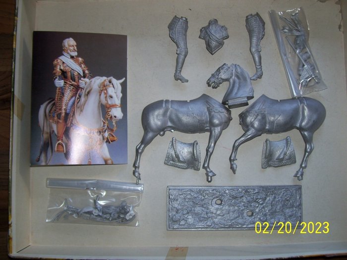 Preview of the first image of Cimier France - Pewter military figurines Henri IV à cheval, Magellan, Officier Cavalier à cheval d.