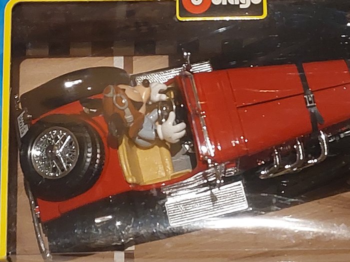 Image 2 of bburago Disney Collection - Mickey Mouse in his Mercedes Benz SSKL- in original packaging