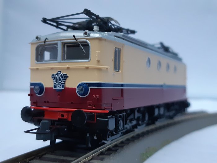 Preview of the first image of Roco H0 - 72374 - Electric locomotive - Limited Edition 342 of 500, In TEE livery - NS.