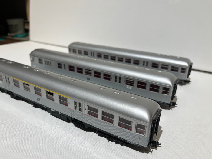 Preview of the first image of Roco H0 - 44377/44378/44379 - Passenger carriage set - 'Silberlingen' n-car - DB.