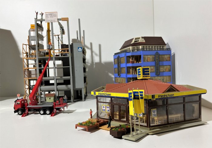 Image 3 of Faller, Herpa, Kibri, Vollmer H0 - Scenery - industrial area with shops