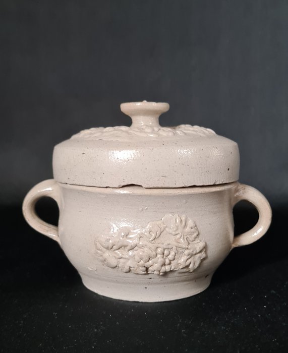 Preview of the first image of Butter Pot (Butterdose) Stoneware ca.1825 - Earthenware.