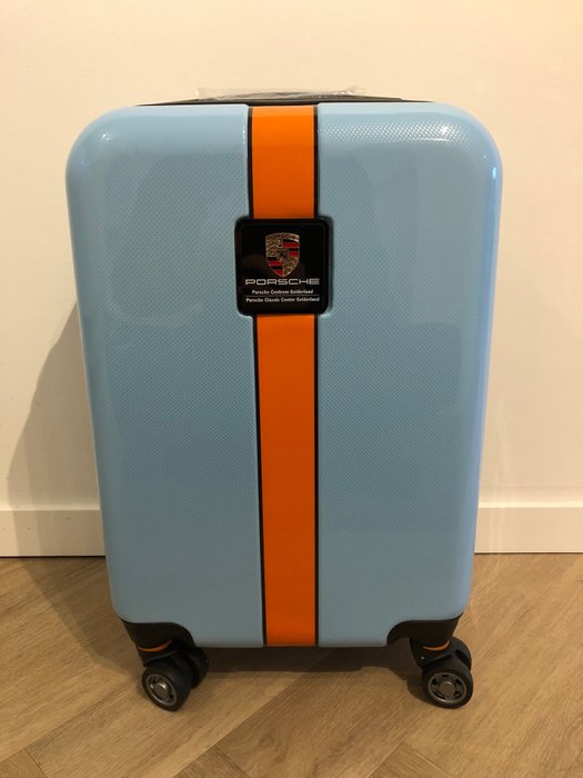 Preview of the first image of Luggage - Porsche - After 2000.