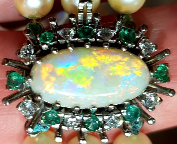 Preview of the first image of 18 kt. White gold - Bracelet Opal - Diamonds, Emeralds.