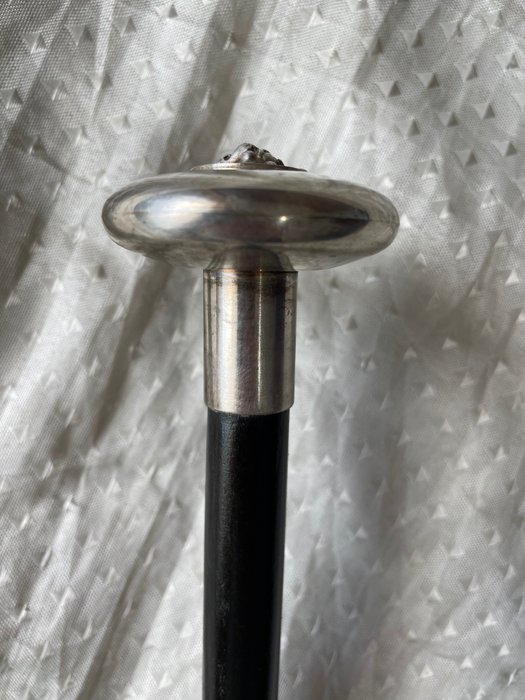 Preview of the first image of Walking stick, Leo - Italy - Silver-plated, Wood - Mid 20th century.