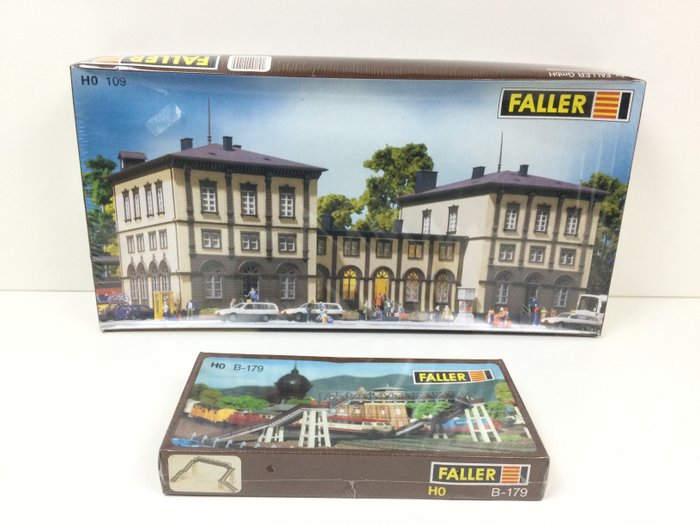 Preview of the first image of Faller H0 - 109/B-179 - Scenery - two building kits, unbuilt.