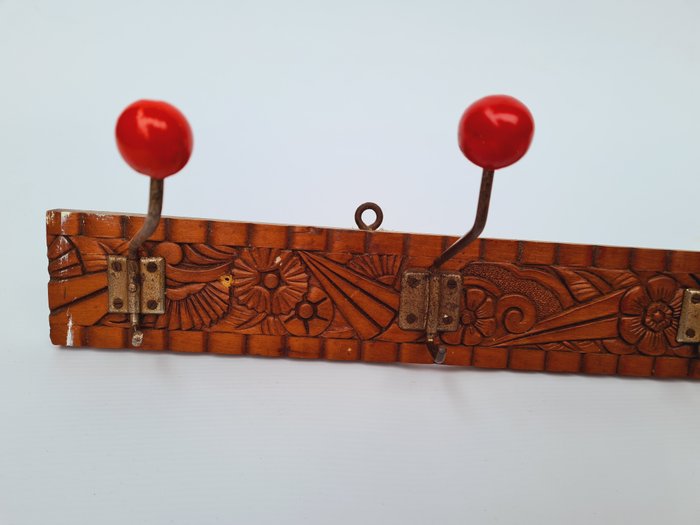 Image 3 of Wall coat rack in wood, with motifs from the Art Nouveau period.