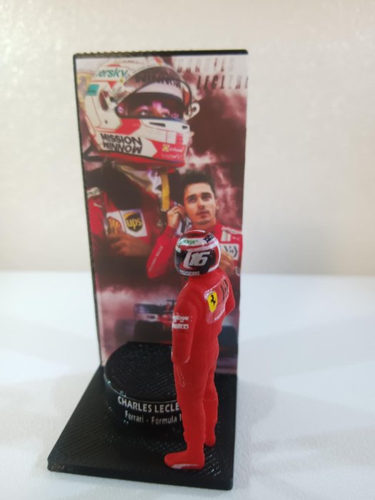 Image 3 of MiniChamps - 1:43 - Figura Charles Leclerc + Podium Ferrari Fórmula 1