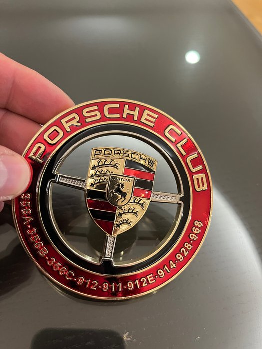 Preview of the first image of Emblem/mascot/badge - Porsche.