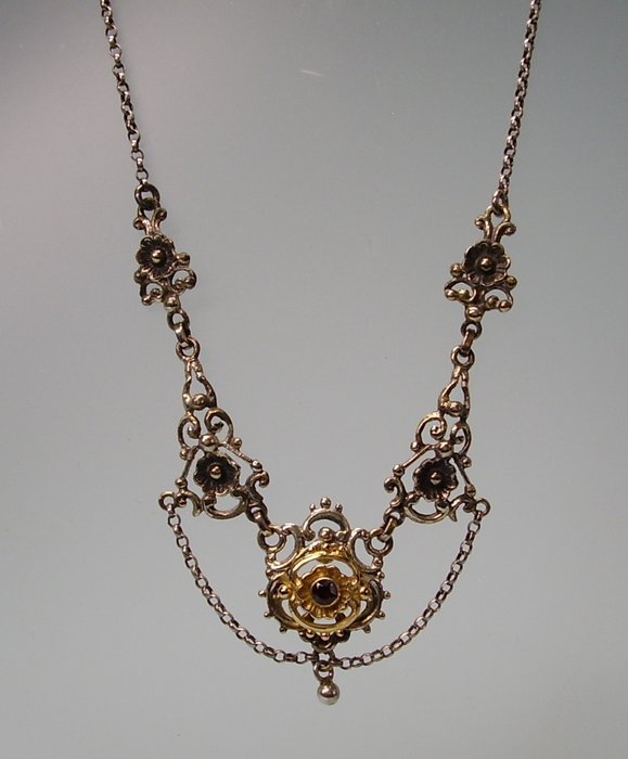 Preview of the first image of böhmische Goldschmiede-Arbeit - 835 Silver - Necklace - 0.45 ct Garnet.