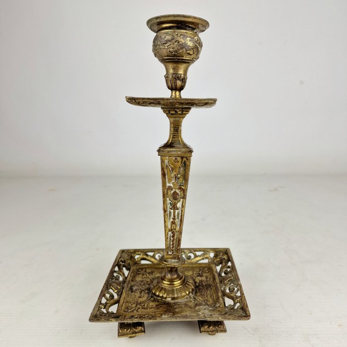 Image 3 of Pair of elegantly gilded table candlesticks Approx. 1830 (2) - Bronze, Gold-plated - Early 19th cen