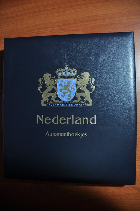 Image 3 of Netherlands - A batch of stamp booklets and more in albums and lots of loose