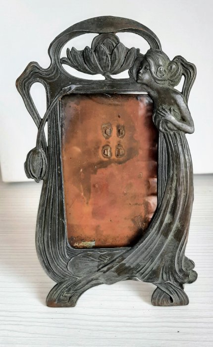 Preview of the first image of art nouveau photo frame.
