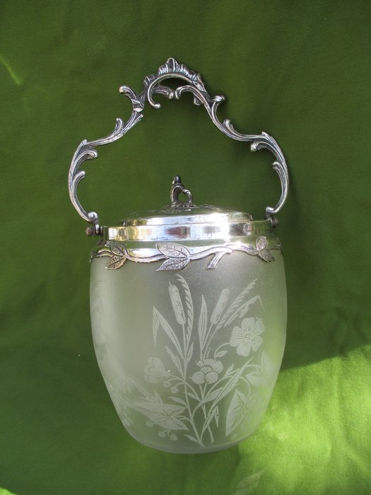 Image 2 of Saint-Louis-Baccarat. Cookie Bucket. Acid-etched crystal. Circa 1900 - Art Nouveau - Crystal - Silv