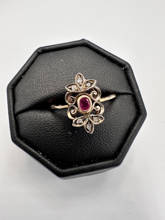 Image 2 of 14 kt. Yellow gold - Ring Ruby - Diamonds