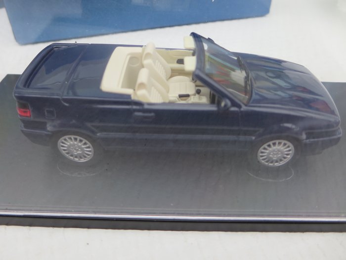 Image 2 of Autocult - 1:43 - Volkswagen Corrado cabriolet prototype - Masterpiece edition of 333 pieces
