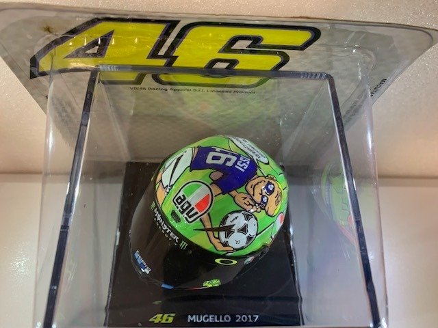 Preview of the first image of Spark - 1:5 - Helmet Valentino Rossi Yamaha Mugello 2017"Tribute Francesco Totti & Nicky Hayden" Mo.
