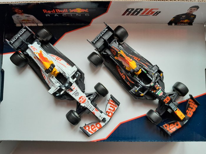 Preview of the first image of Burago - 1:43 - Coffret 2 modelli RB 16B.