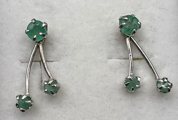 Image 2 of NO RESERVE PRICE - 18 kt. White gold - Earrings - Emeralds