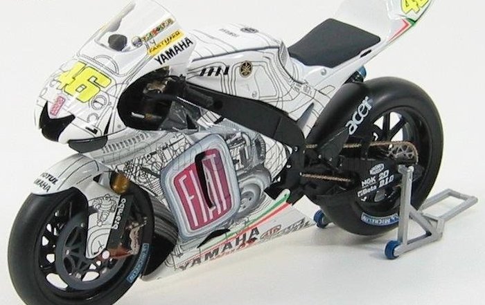 Preview of the first image of IXO Models - 1:18 - Yamaha YZR M1 Nº46 Valentino Rossi 2007 Moto GP.