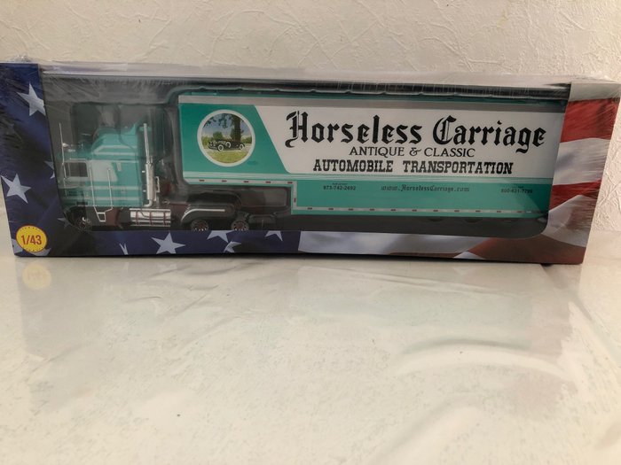 Preview of the first image of Divers - 1:43 - Peterbilt Horsless Carriage Automobile Transportation.