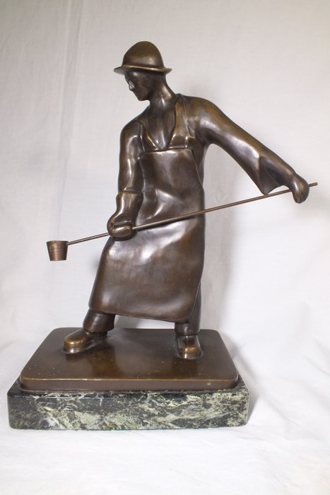 Preview of the first image of Karl W. Birker (1906 - 1989) - Sculpture, iron/bronze watering can - Bronze, Natural stone - First.