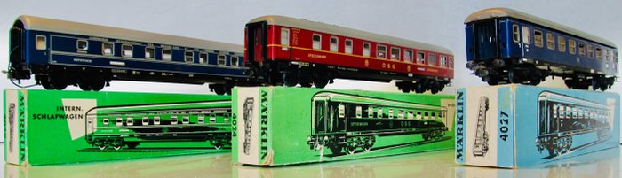 Preview of the first image of Märklin H0 - 4024/4027/4029 - Passenger carriage - 3x with lighting - DB.