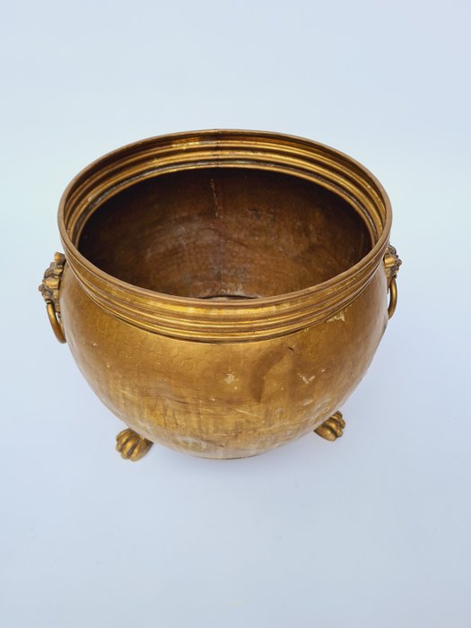 Image 3 of Cachepot with lion heads and lion feet - Copper - Early 20th century