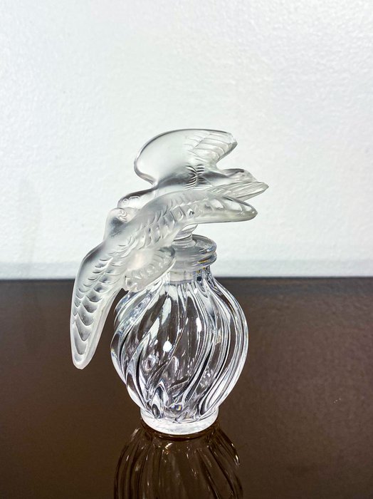 Preview of the first image of Marc Lalique - Lalique - perfume flacon (1) - Crystal.