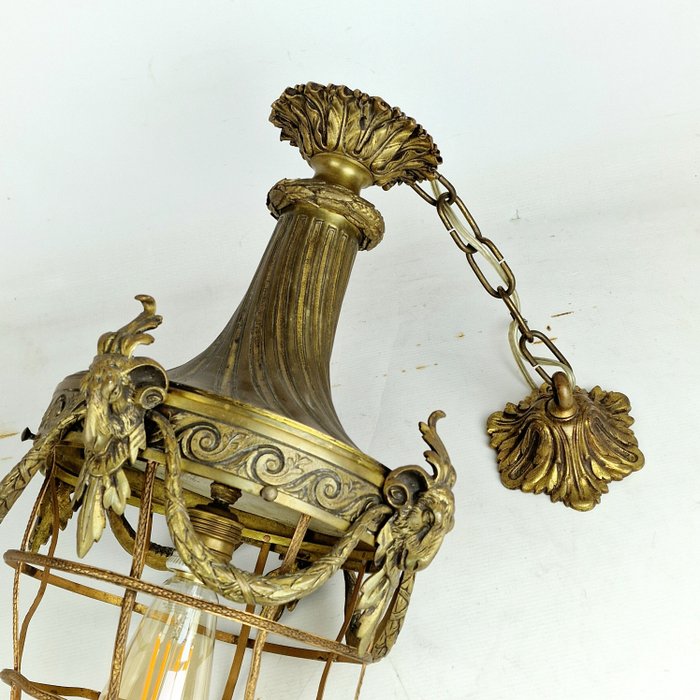 Image 2 of Ceiling chandelier decorated with ram's heads - Bronze - 20th century