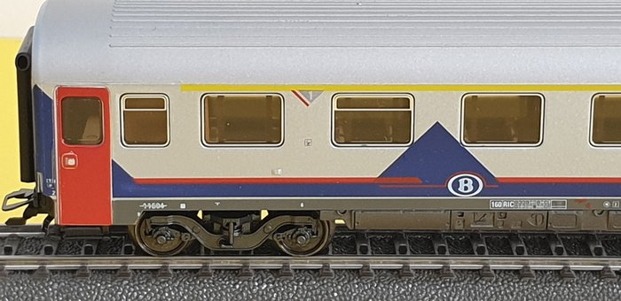 Image 3 of Märklin H0 - 4351 - Passenger carriage - Eurofima wagon of the 1st in Memling livery - SNCB NMBS